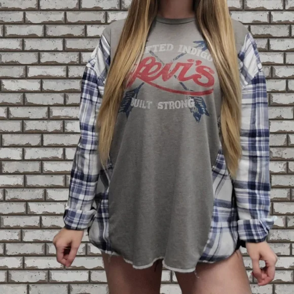 Levi's flannel tee - Picture 2 of 5
